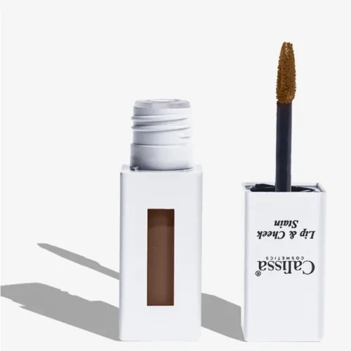 مورد الشفاه والوجنتين من كاريسا ، بني 