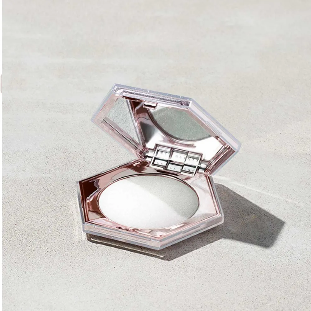 Fenty Beauty Diamond Bomb How Many Carats Highlighter - 8 Gm